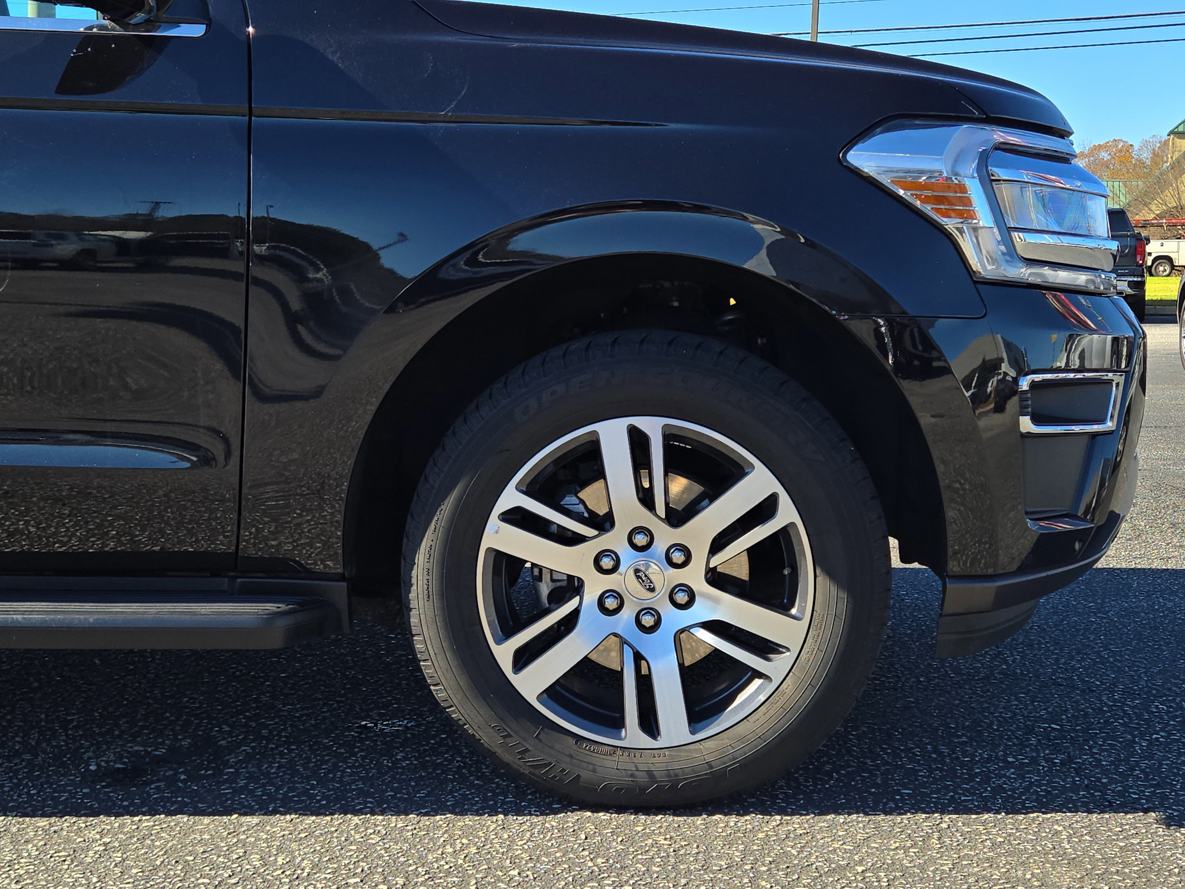 Certified 2024 Ford Expedition Limited image 11