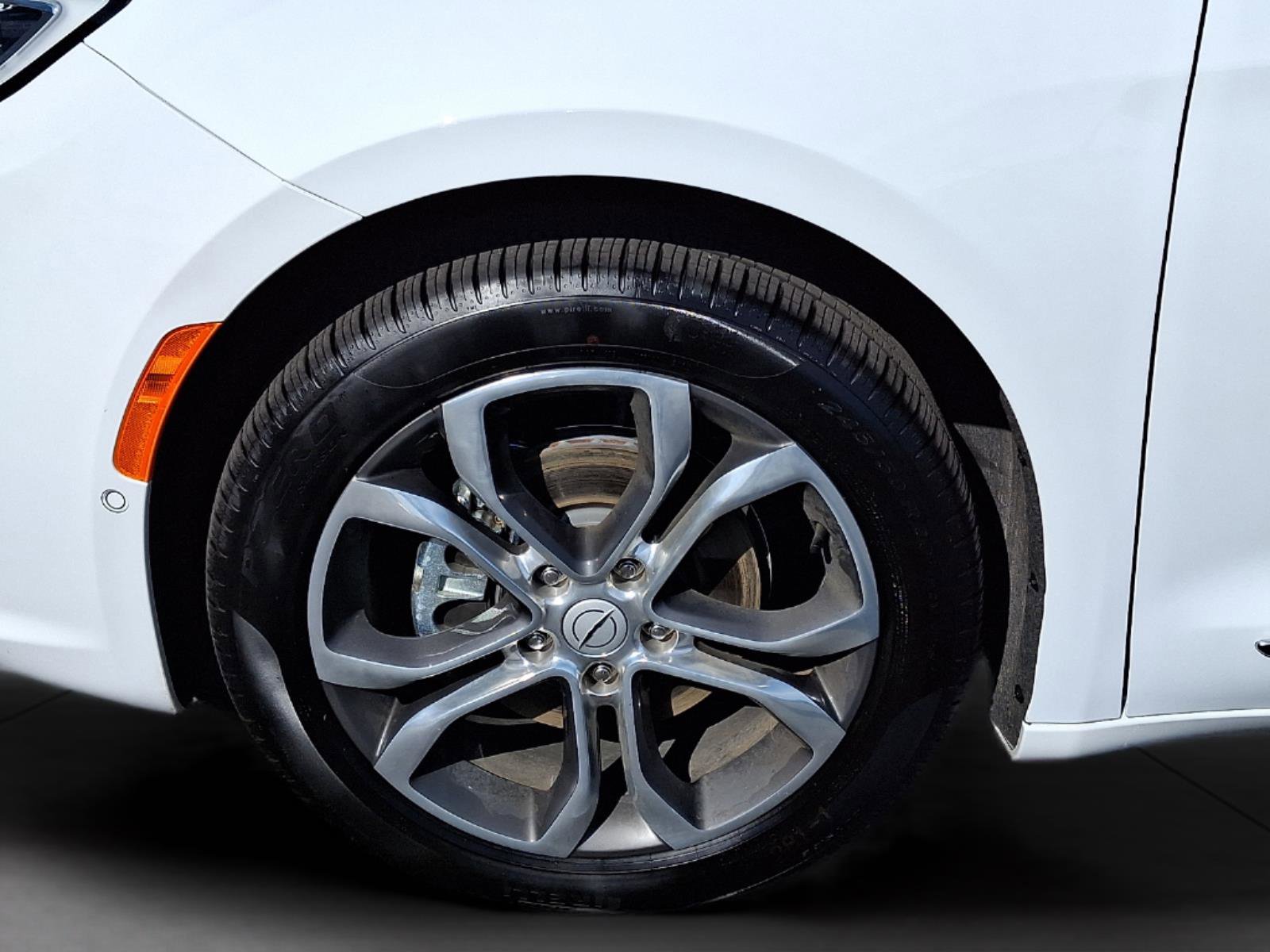 Used 2026 Chrysler Pacifica Pinnacle w/ Trailer Tow Group FWD image 9
