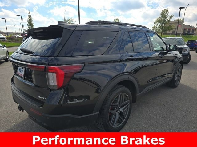 Certified 2025 Ford Explorer ST-Line w/ ST-Line Street Pack image 4