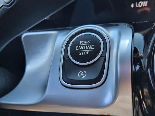 Used 2023 Mercedes-Benz GLB 250 w/ Premium Package image 22