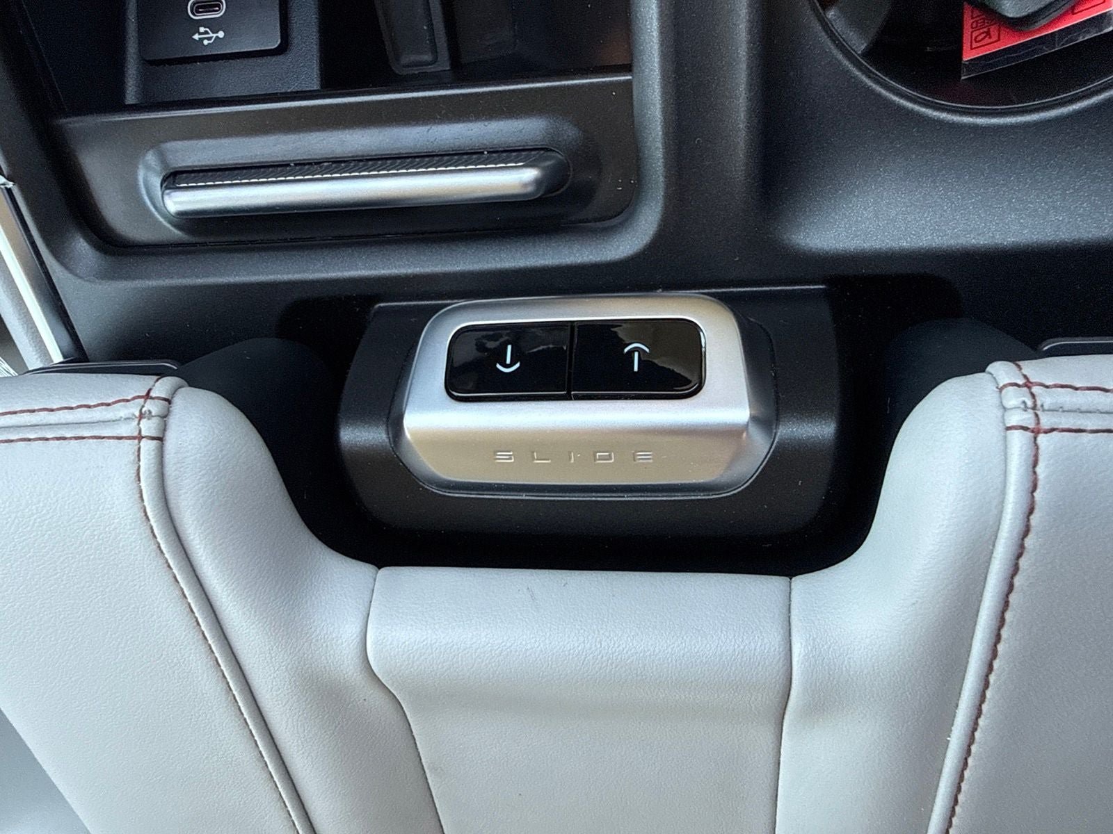 Certified 2025 Ford Expedition Active AWD/4WD image 51