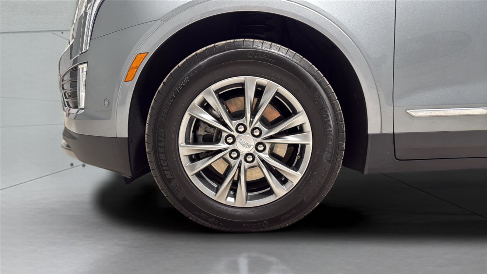 Used 2023 Cadillac XT5 Premium Luxury w/ Technology Package AWD/4WD image 29