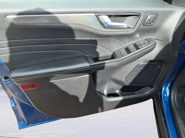 Certified 2022 Ford Escape Titanium FWD image 11