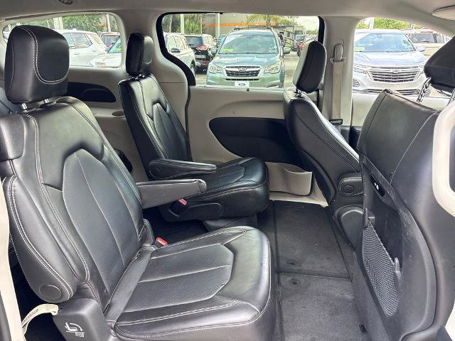 Used 2024 Chrysler Pacifica Touring-L FWD image 30