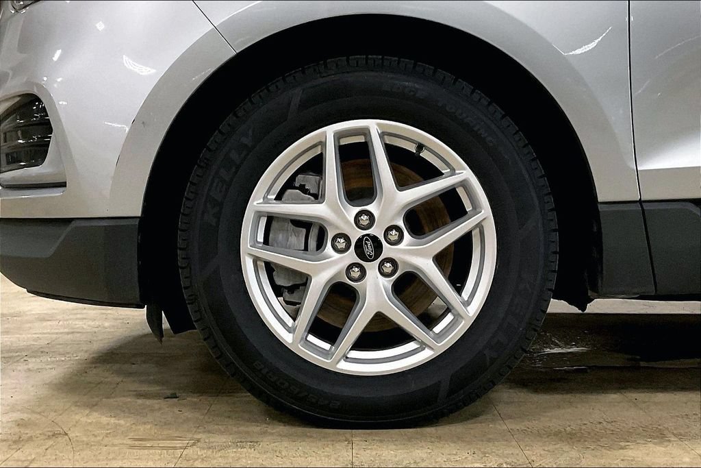 Certified 2024 Ford Edge SEL AWD/4WD image 9