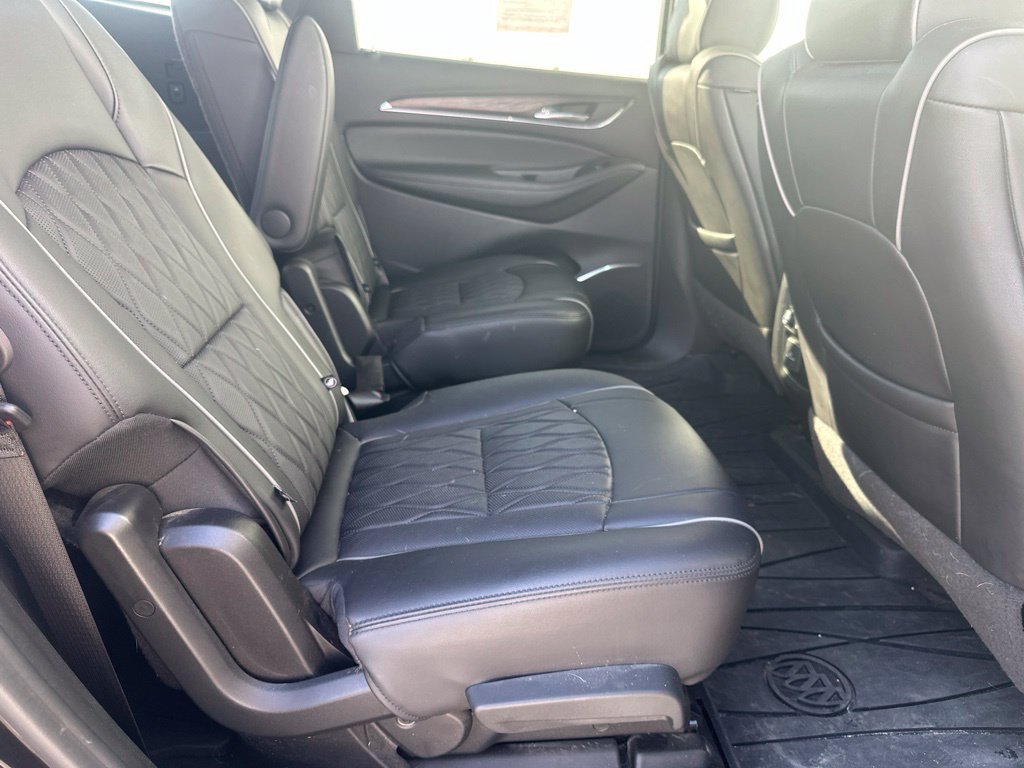 Used 2022 Buick Enclave Avenir w/ Avenir Technology Package AWD/4WD image 30