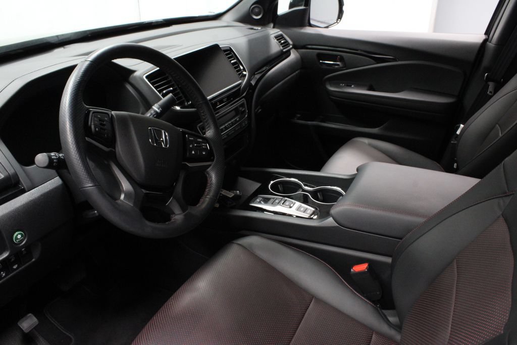 Used 2025 Honda Ridgeline Black Edition image 19