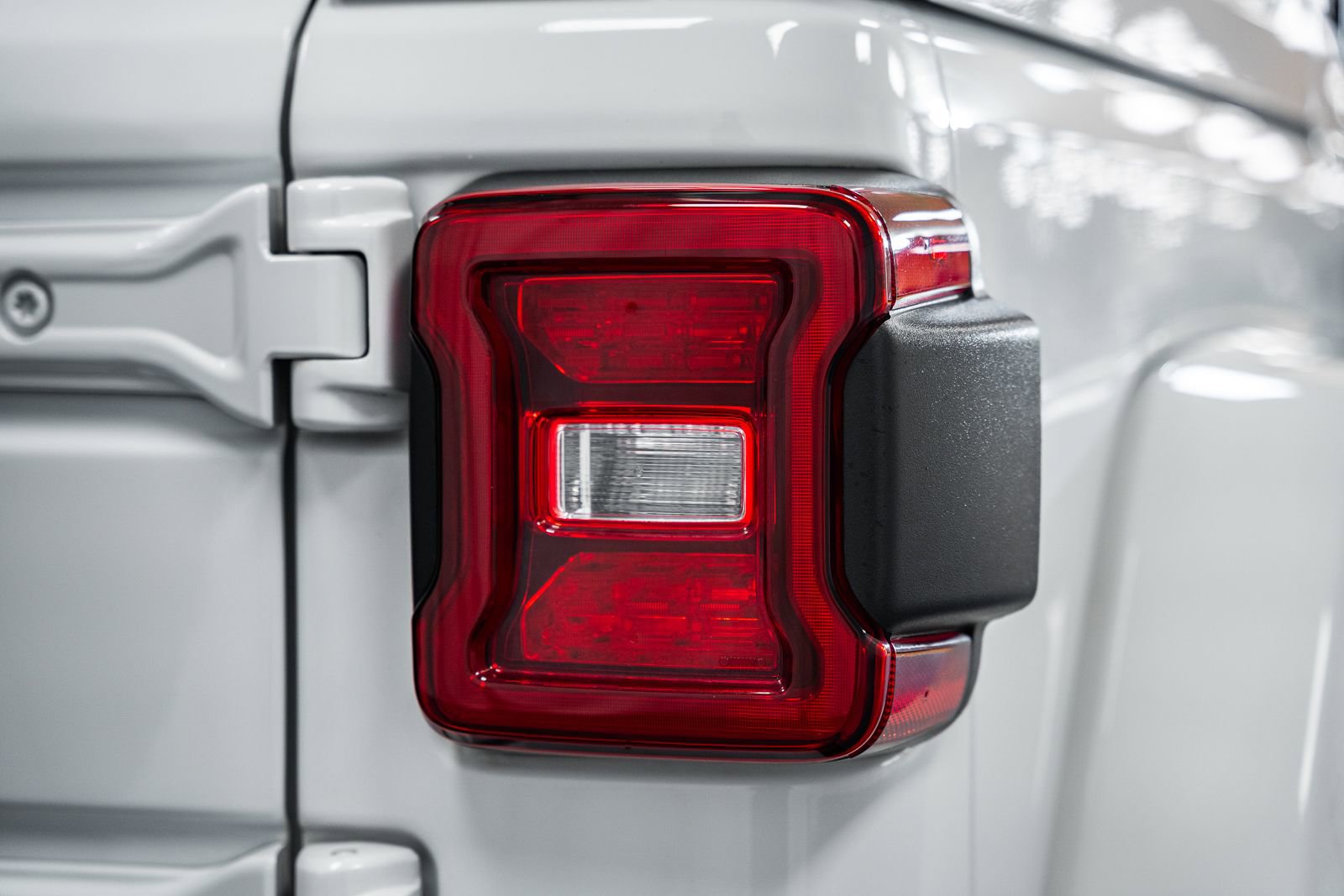 Used 2021 Jeep Wrangler Unlimited Sahara 4xe w/ Cold Weather Group image 9