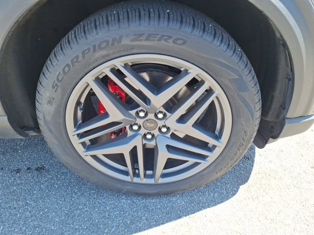 Certified 2025 Ford Explorer ST-Line w/ Premium Package image 9