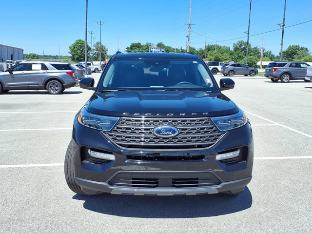 Certified 2024 Ford Explorer XLT w/ Equipment Group 202A AWD/4WD image 8