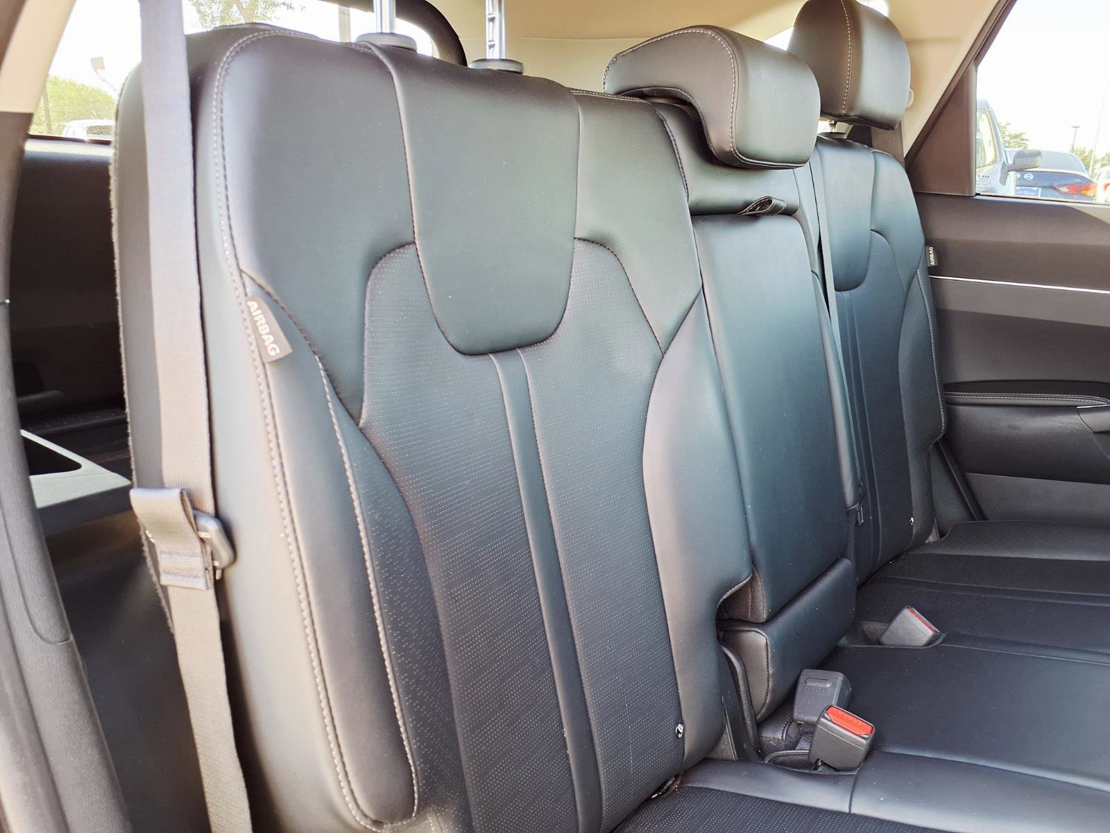 Used 2024 Kia Sorento S image 15