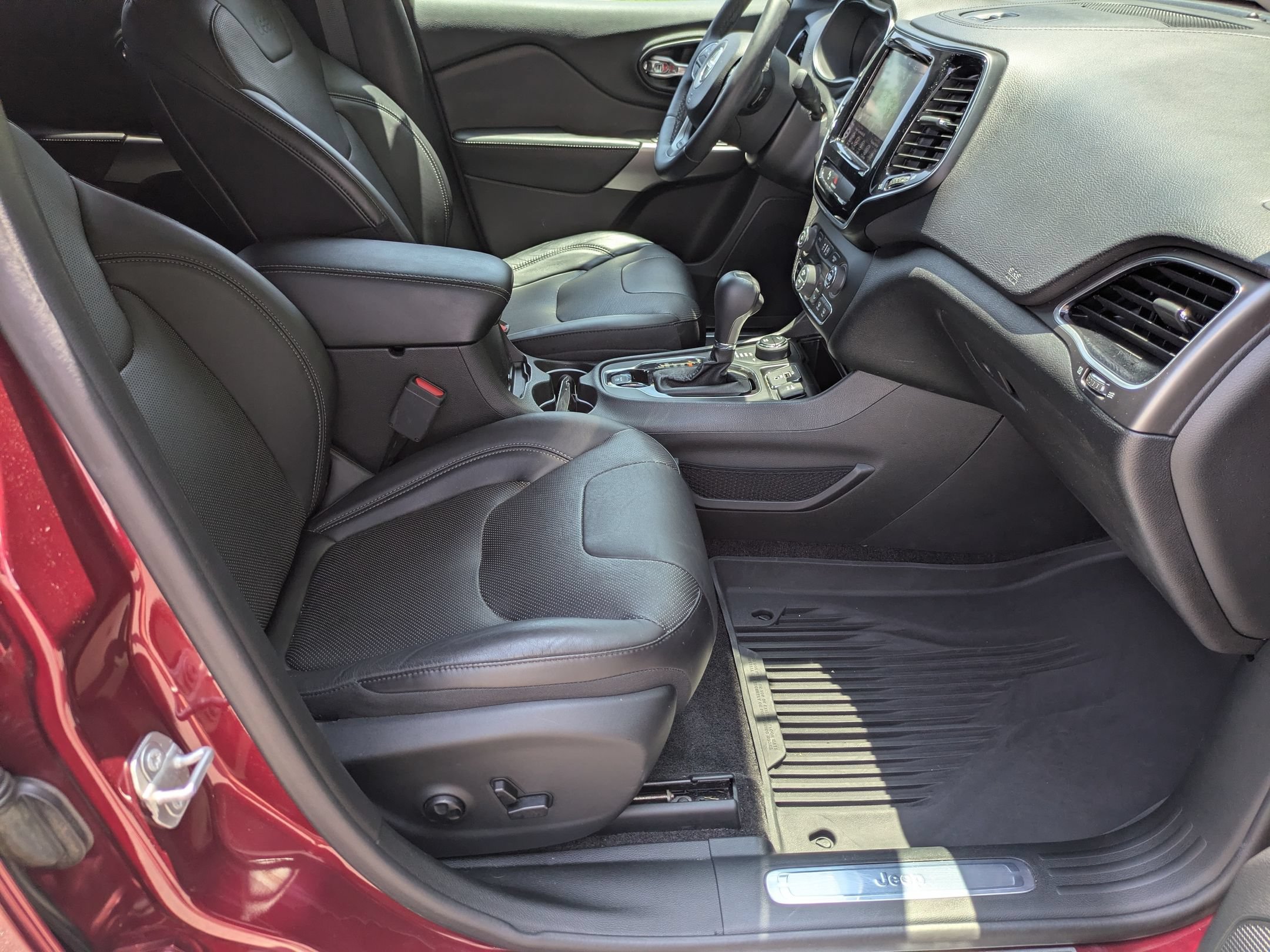 Used 2019 Jeep Cherokee Limited AWD/4WD image 41