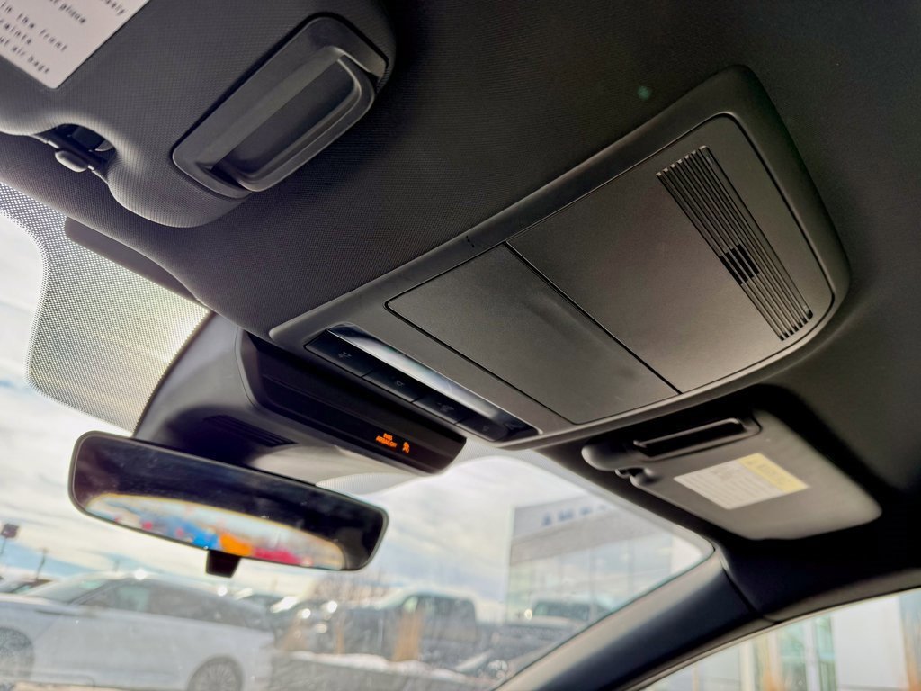 Used 2019 MAZDA MAZDA3 Hatchback image 21