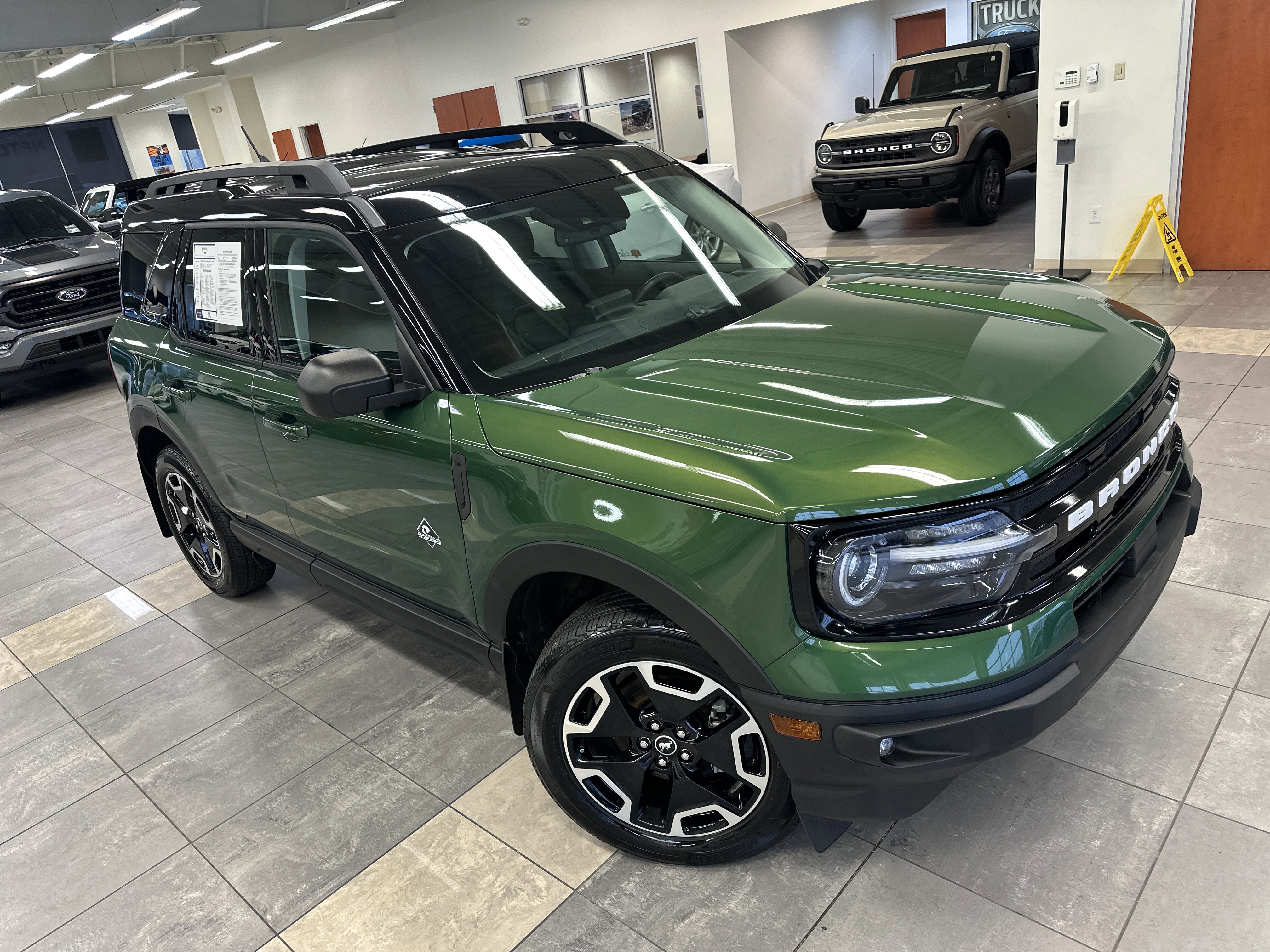 Certified 2023 Ford Bronco Sport Outer Banks w/ Tech Package image 8