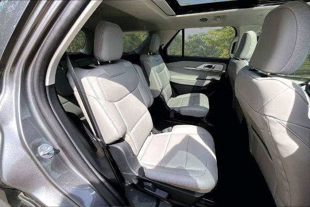 Certified 2025 Ford Explorer Active w/ Active Comfort Package AWD/4WD image 27