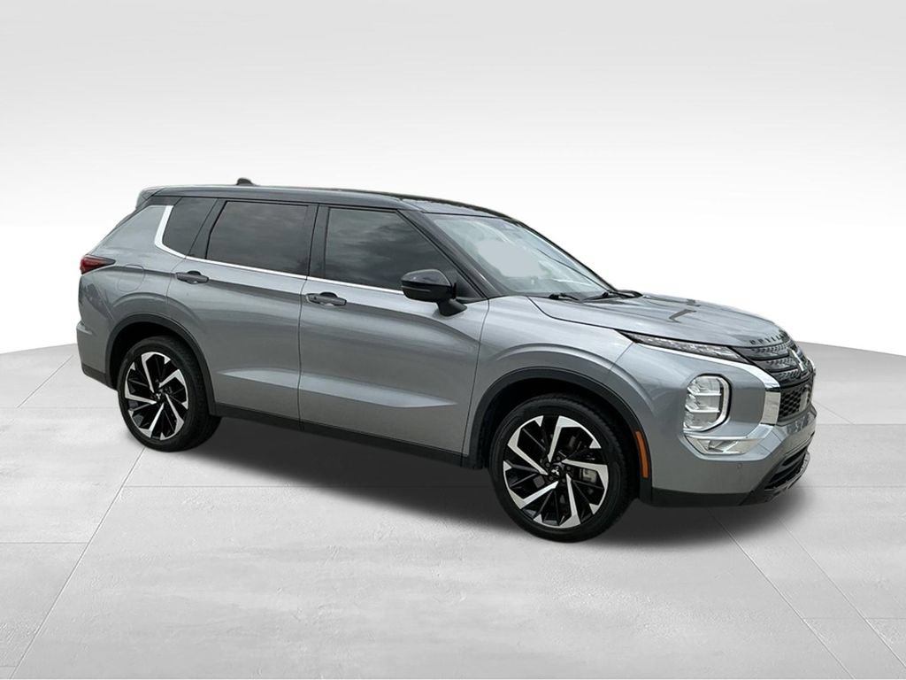 Used 2023 Mitsubishi Outlander SEL FWD image 11