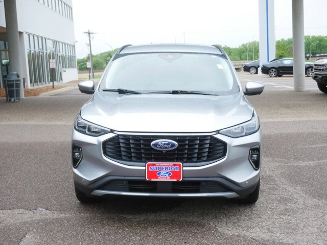 Certified 2023 Ford Escape Platinum AWD/4WD image 2