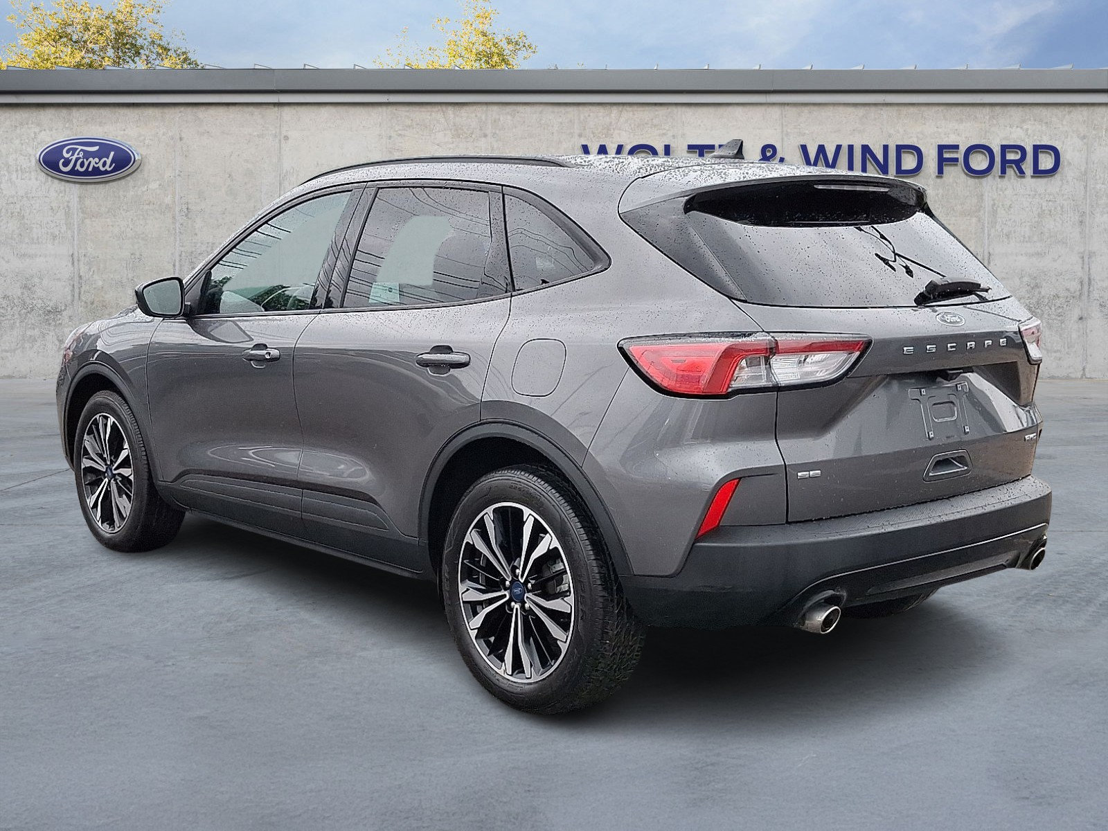 Certified 2022 Ford Escape SE w/ SE Sport Appearance Package AWD/4WD image 4
