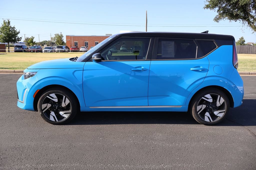 Used 2023 Kia Soul GT-Line FWD image 2