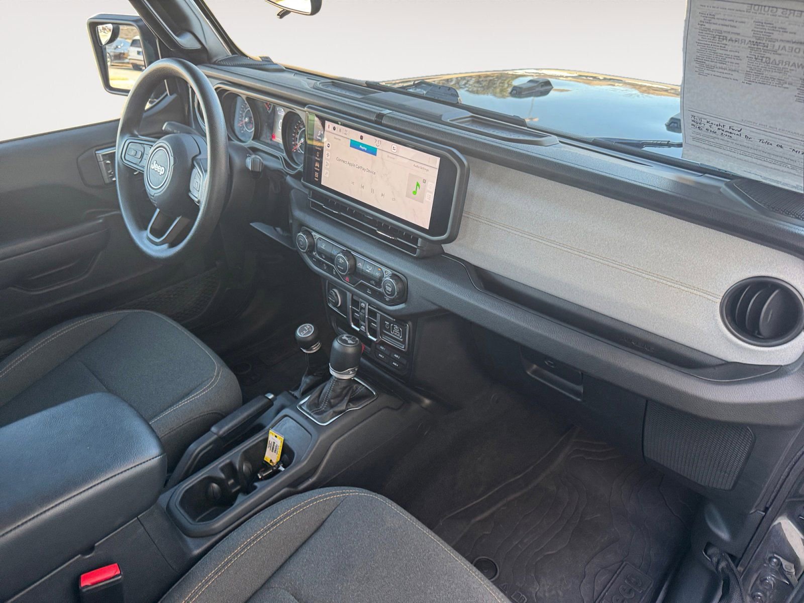 Used 2025 Jeep Wrangler Unlimited Sport AWD/4WD image 15