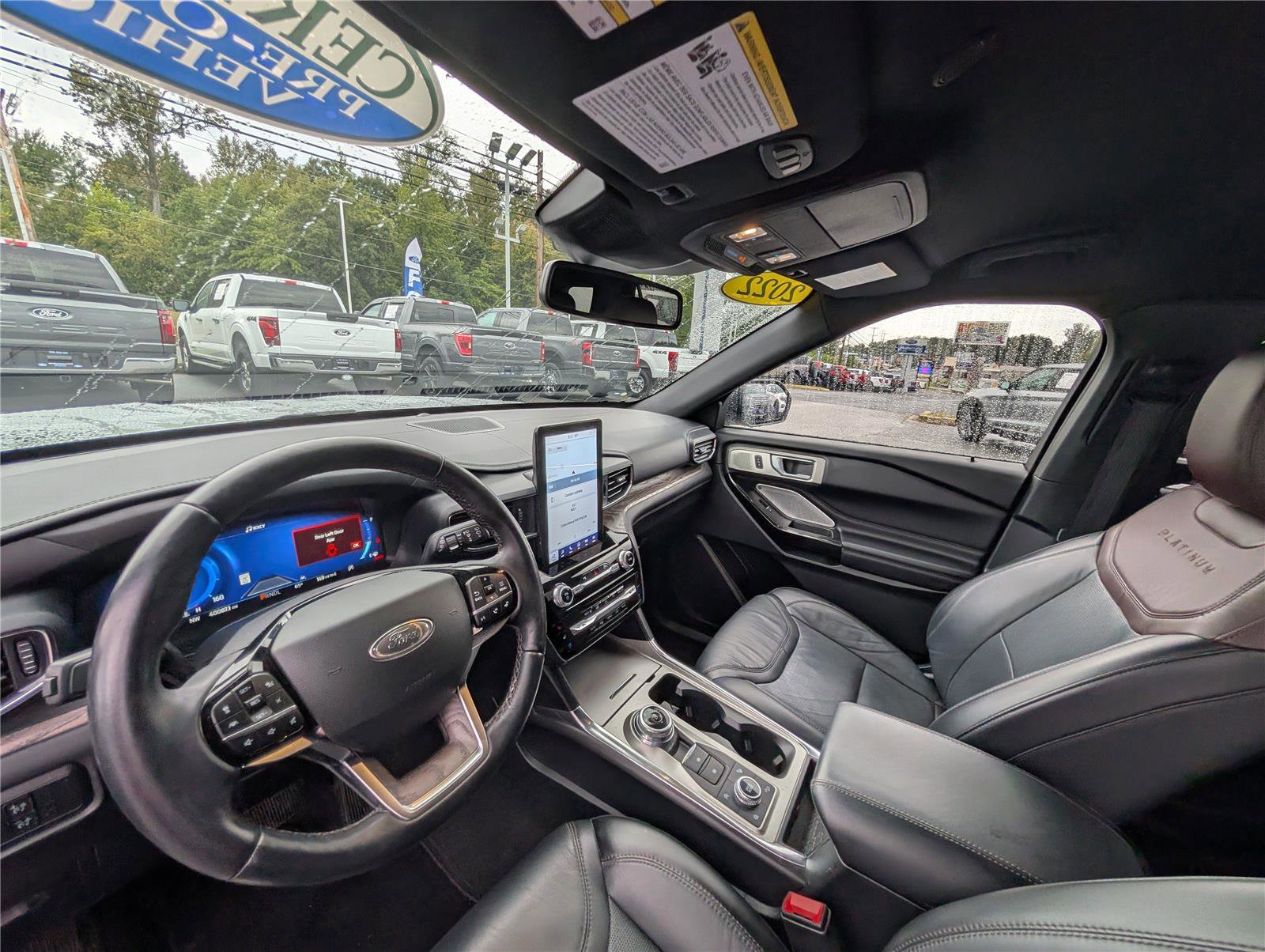 Certified 2022 Ford Explorer Platinum w/ Equipment Group 601A image 17