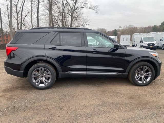 Certified 2022 Ford Explorer XLT w/ Equipment Group 202A AWD/4WD image 8