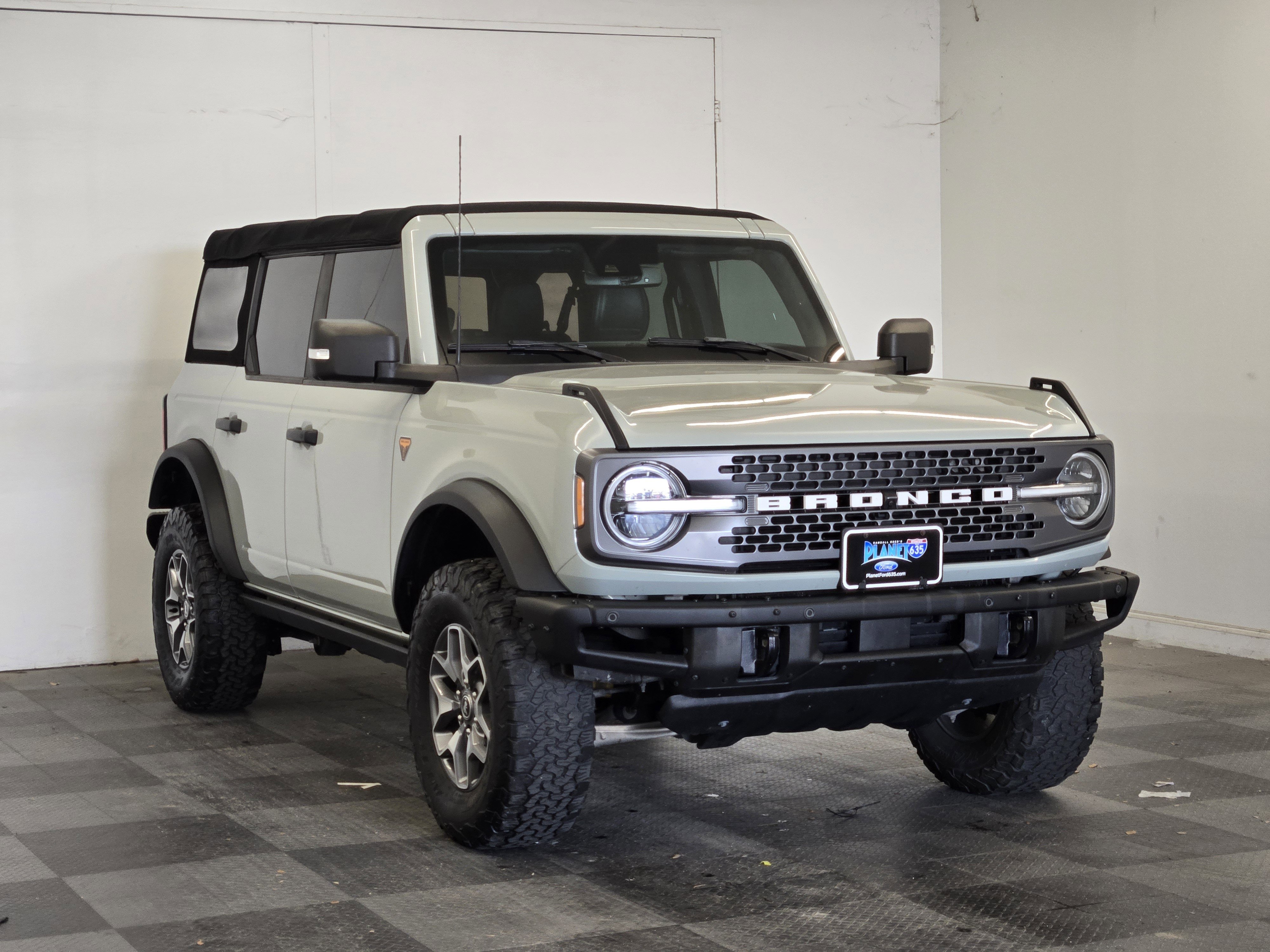 Certified 2021 Ford Bronco Badlands AWD/4WD image 2