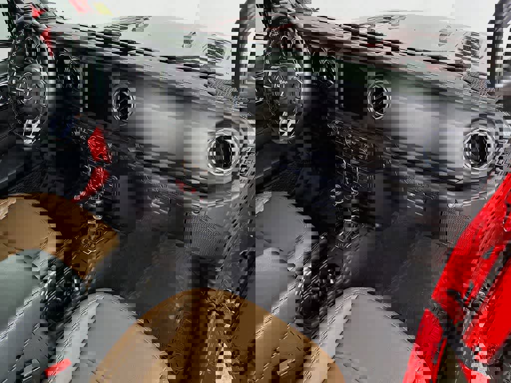 Used 2022 Jeep Wrangler Unlimited Rubicon w/ Steel Bumper Group image 31