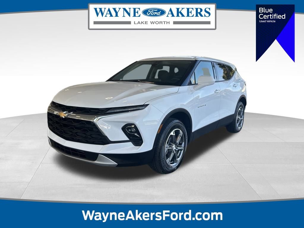 Used 2025 Chevrolet Blazer LT image 1