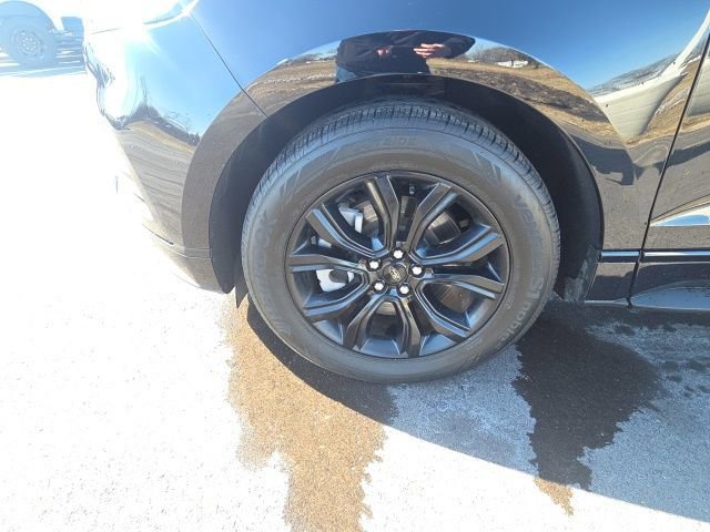 Certified 2024 Ford Edge SE w/ Black Appearance Package image 18