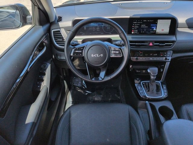 Used 2026 Kia Seltos EX FWD image 16