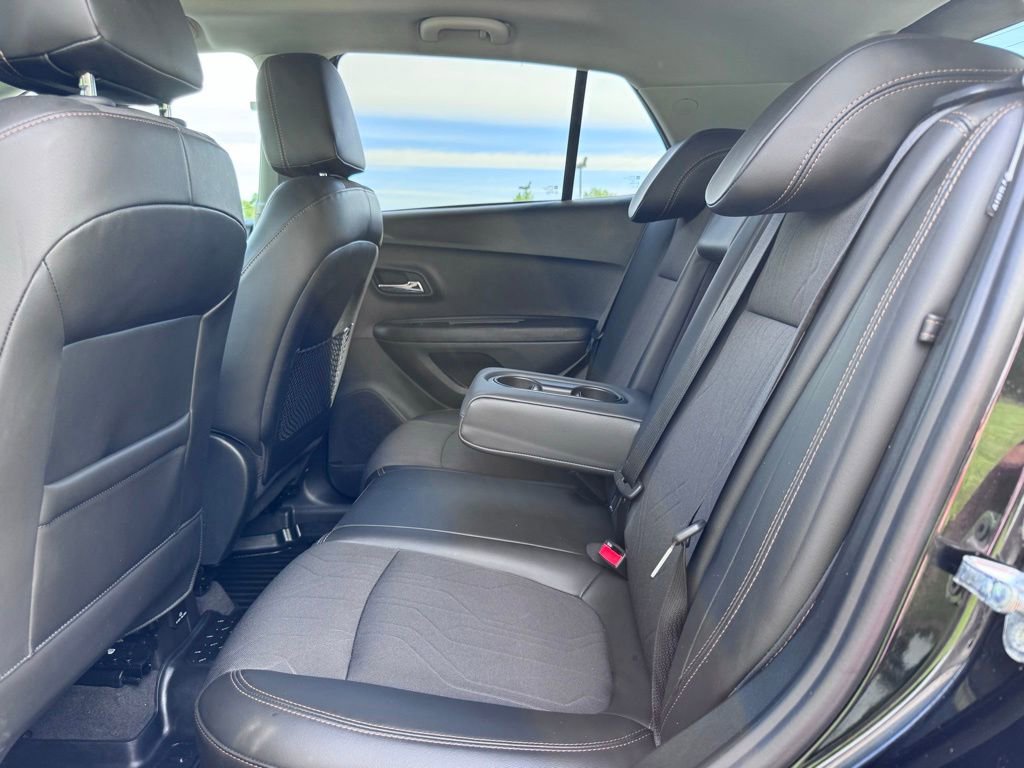 Used 2018 Chevrolet Trax LT w/ Redline Edition AWD/4WD image 22