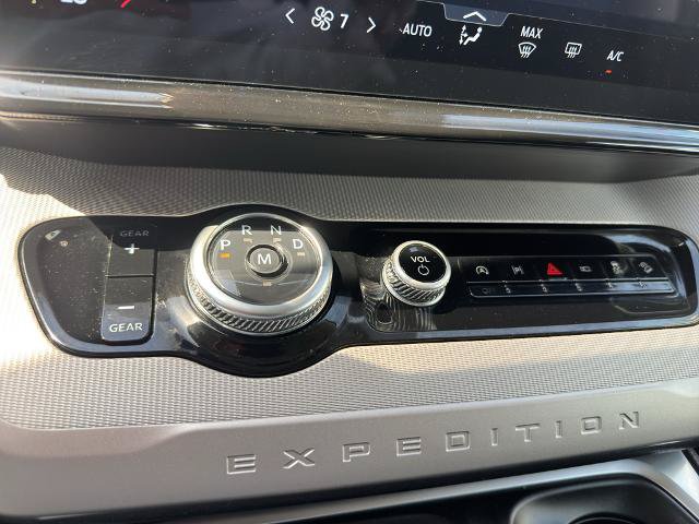 Certified 2025 Ford Expedition Active AWD/4WD image 9