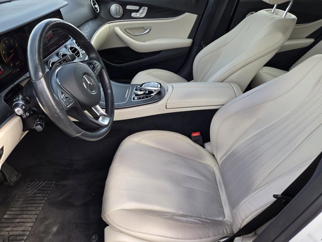 Used 2018 Mercedes-Benz E 300 4MATIC w/ Premium 2 Package image 11