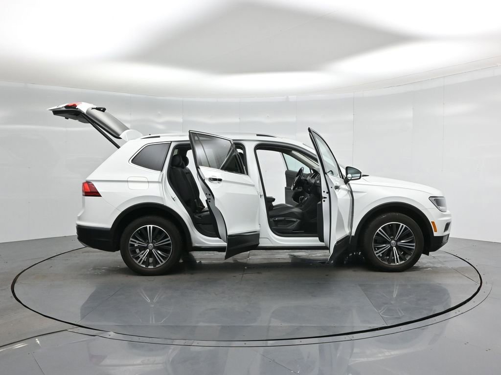 Used 2018 Volkswagen Tiguan SEL w/ 3rd Row Seat Package image 34