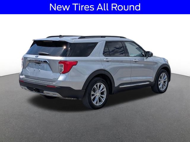 Certified 2023 Ford Explorer XLT w/ Equipment Group 202A AWD/4WD image 3