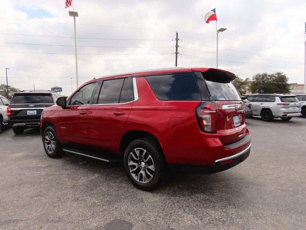 Used 2024 Chevrolet Tahoe LS w/ Driver Alert Package image 3