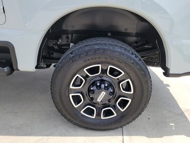 Certified 2025 Ford F350 Platinum AWD/4WD image 13
