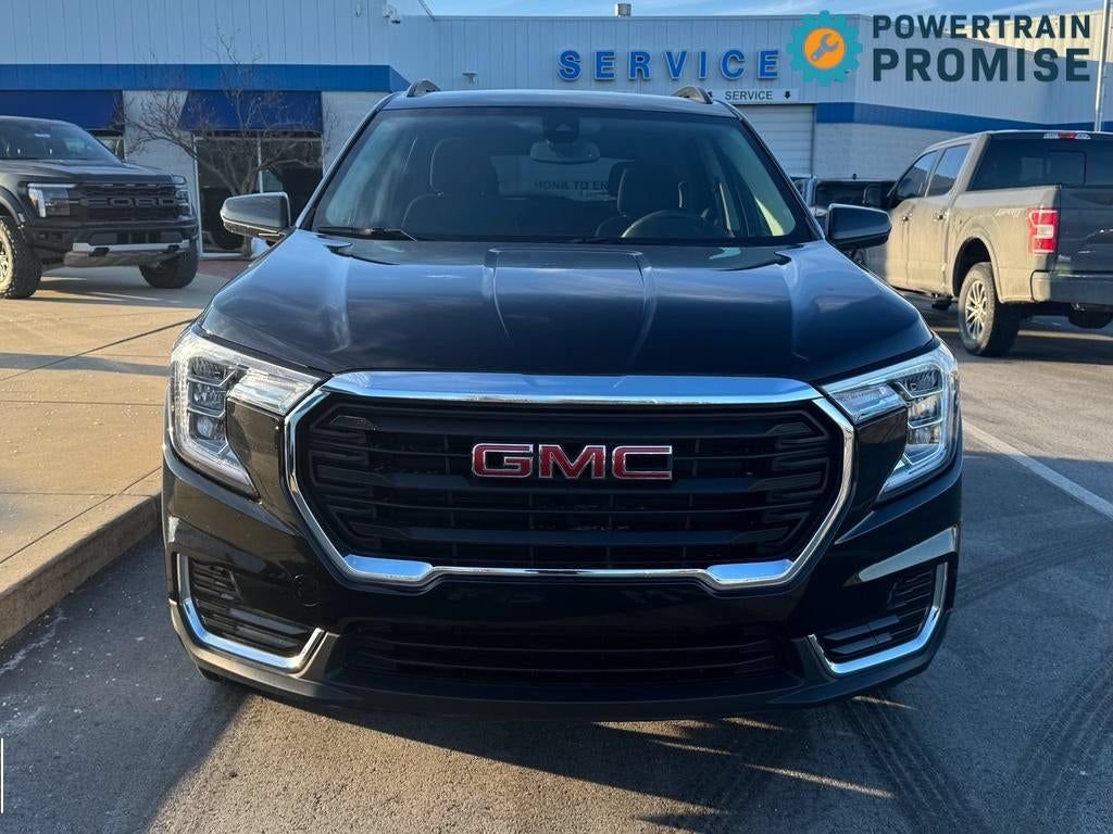 Used 2023 GMC Terrain SLE w/ Driver Convenience Package AWD/4WD image 2