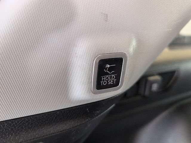 Used 2023 Jeep Grand Cherokee Limited AWD/4WD image 35