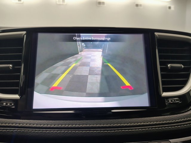 Used 2024 Chrysler Pacifica Limited FWD image 4