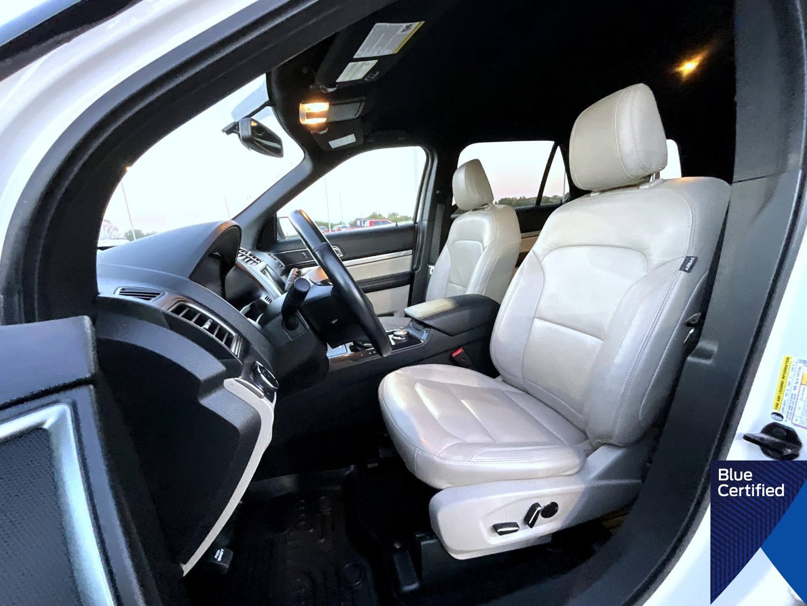 Certified 2018 Ford Explorer XLT w/ Equipment Group 202A AWD/4WD image 10