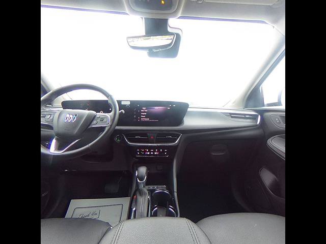 Used 2025 Buick Encore GX Avenir w/ Avenir Technology Package AWD/4WD image 6