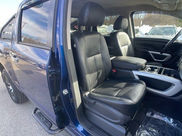 Used 2021 Nissan Titan SV w/ SV Convenience Package AWD/4WD image 31