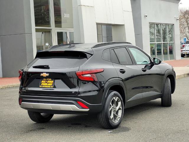 Used 2025 Chevrolet Trax LT w/ LT Convenience Package image 5