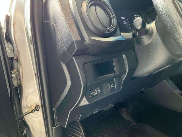 Used 2018 Toyota Tacoma SR AWD/4WD image 16