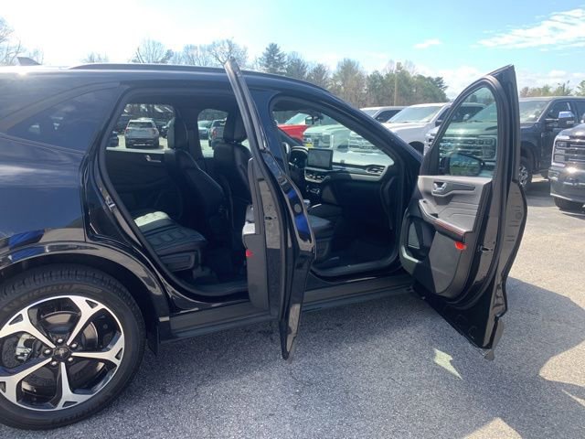 Certified 2023 Ford Escape ST-Line Elite w/ Premium Technology Package image 11