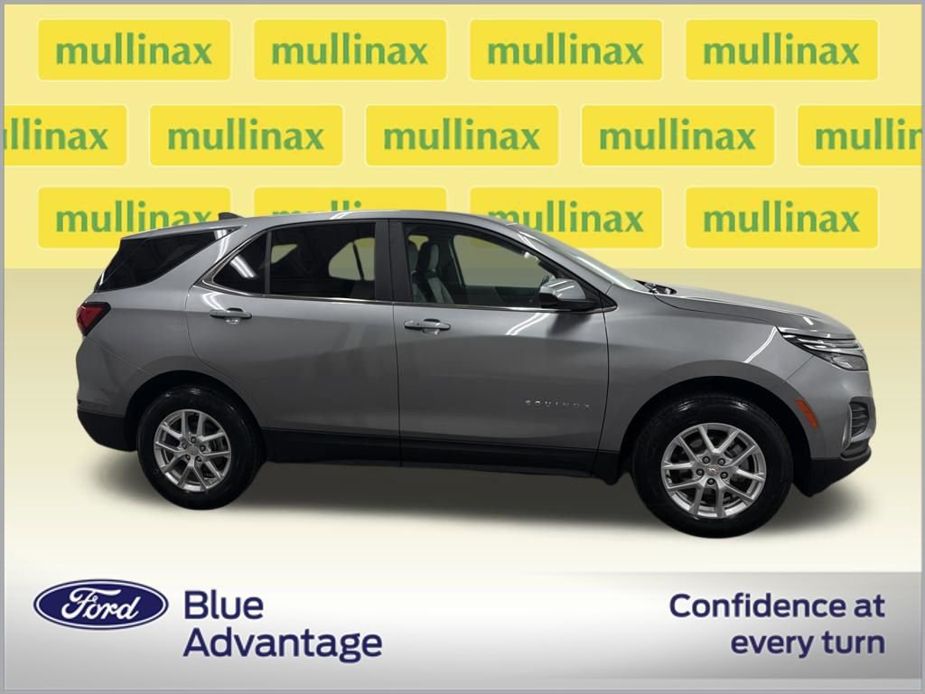 Used 2024 Chevrolet Equinox LT w/ Driver Convenience Package image 2