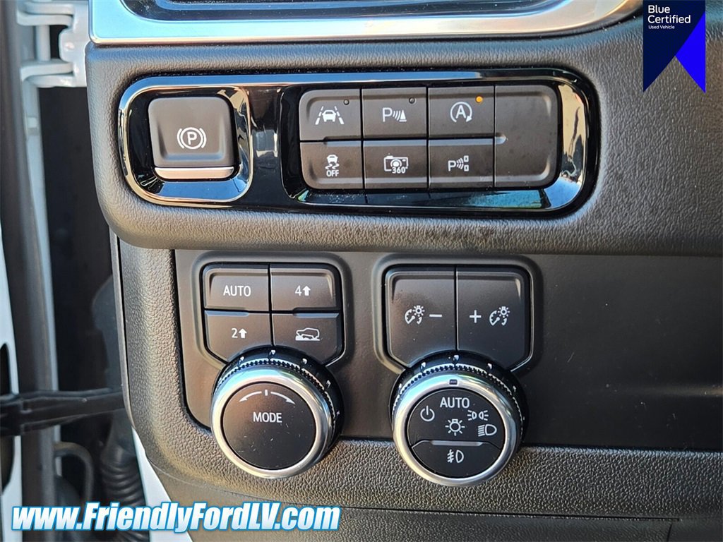 Used 2025 GMC Yukon Elevation image 24