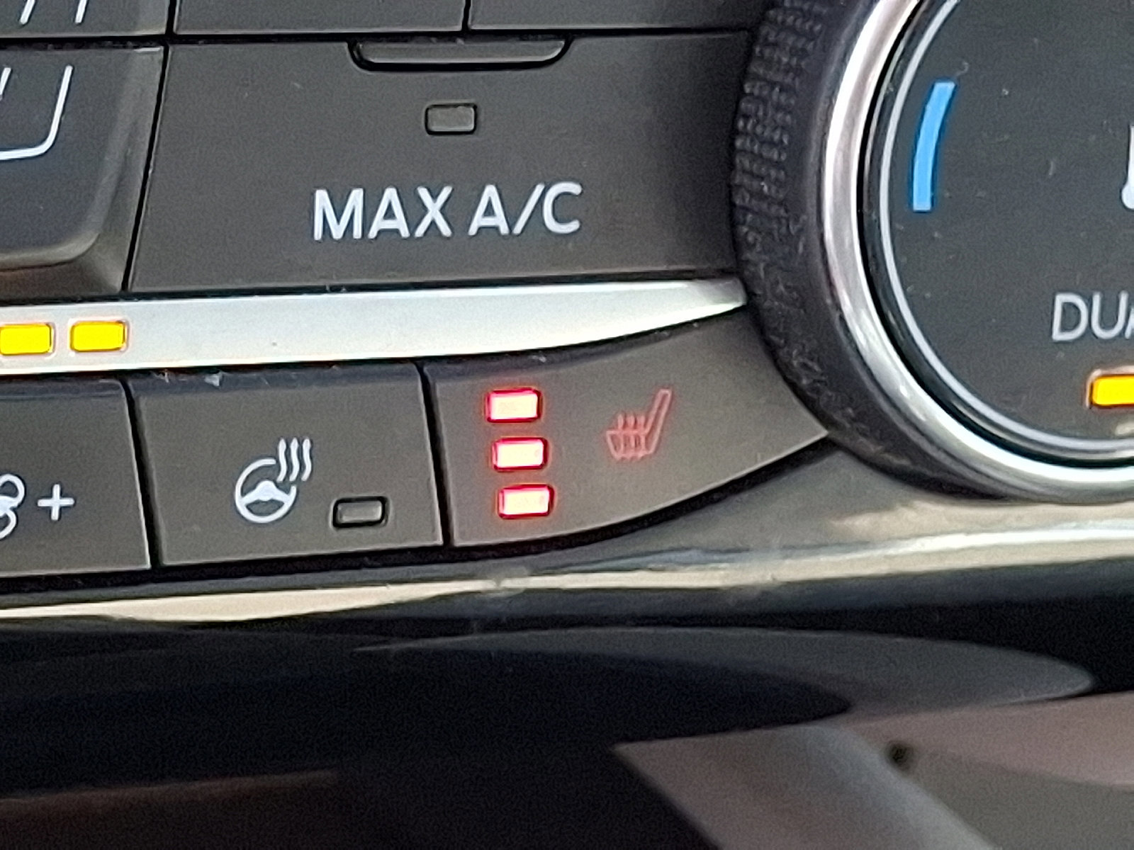 Certified 2022 Ford Escape SE w/ SE Sport Appearance Package image 23